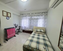 Blk 728 Tampines Courtview (Tampines), HDB 5 Rooms #580913391